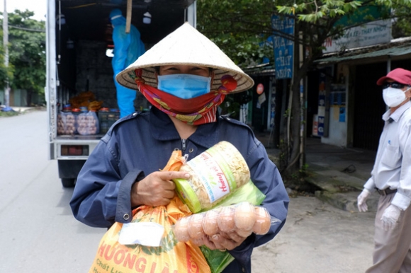 6 Cho Qua Ha Tinh Quang Nam Quang Ngai Vao Khu Phong Toa