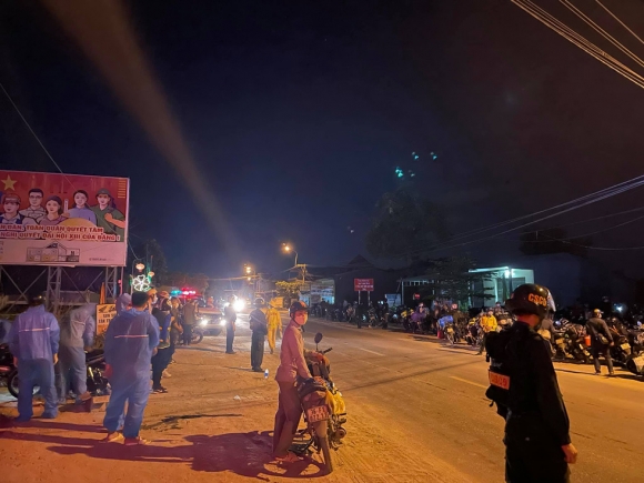 4 Xuyen Ngay Dem Bam Chot O Da Nang Cuu Ho Xe Cho Nguoi Tu Tphcm Ve Que