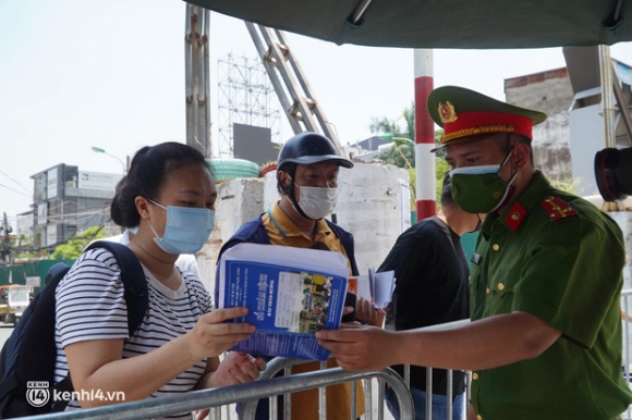 6 Nong Ha Noi Phong Toa Toan Bo 1 Phuong Cua Quan Hoan Kiem Do Co Dan Quan Tu Ve Duong Tinh Sars Cov 2