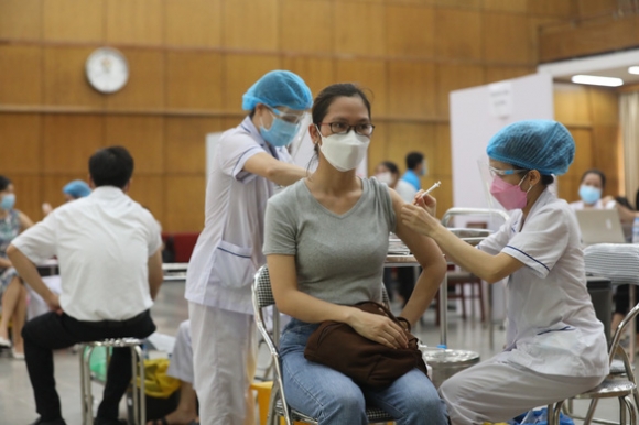1 Bo Y Te Tru Pfizer Khong Duoc Tiem Vac Xin Loai Khac Cho Nguoi Da Tiem Astrazeneca