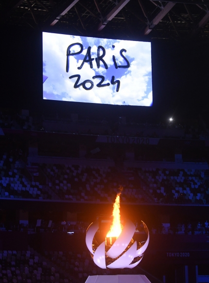 11 Tam Biet Tokyo Hen Gap Lai O Paris Nam 2024