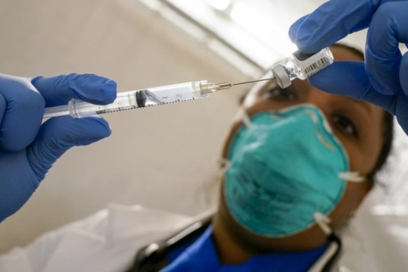 1 Nhieu Nguoi My Noi Doi Chua Tiem Vaccine De Duoc Tiem Mui Thu 3