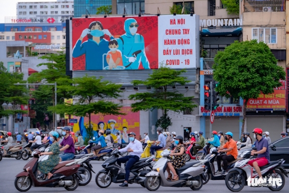 2 Duong Pho Ha Noi Tap Nap Du Dang Gian Cach Theo Chi Thi 16