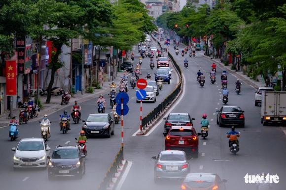 4 Duong Pho Ha Noi Tap Nap Du Dang Gian Cach Theo Chi Thi 16