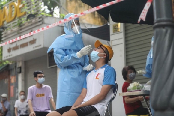 1 Xet Nghiem Covid 19 Dien Rong Se Quyet Dinh Ha Noi Co Gian Cach Xa Hoi Nua Hay Khong