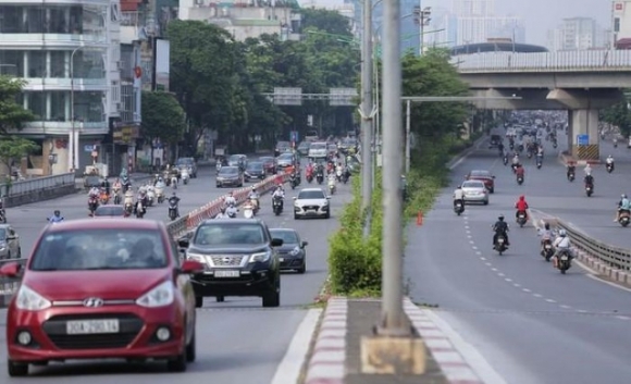11 Duong Pho Bat Ngo Dong Duc Xe Cuu Thuong Phai Di Nguoc Chieu