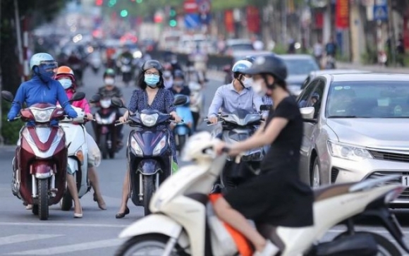 1 Duong Pho Bat Ngo Dong Duc Xe Cuu Thuong Phai Di Nguoc Chieu