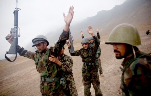 1 Phia Sau Su Sup Do Chong Vanh Cua Quan Doi Afghanistan
