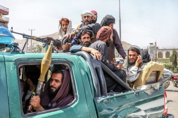 2 My Roi Vao The Kho Khi Tong Thong Afghanistan Chay Ra Nuoc Ngoai