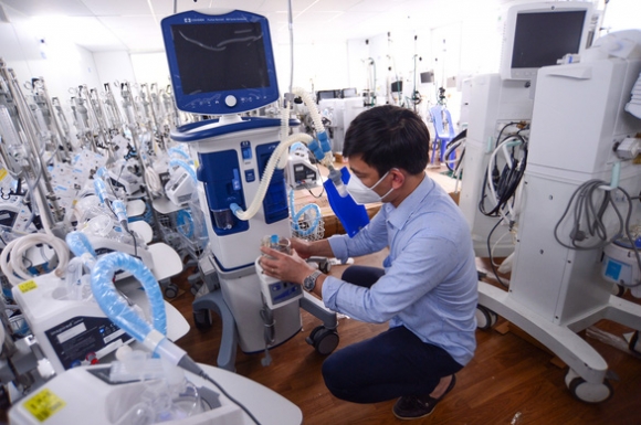 1 Tphcm 2256 Benh Nhan Nang Dang Tho May 16 Nguoi Phai Can Thiep Ecmo