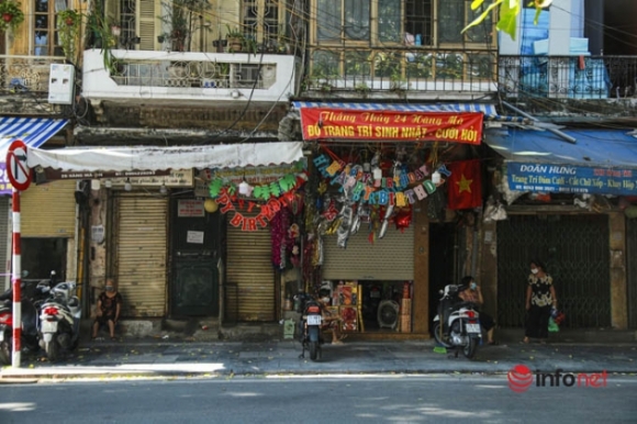 6 Pho Hang Ma Vang Lang Mua Vu Lan Mot Vai Tiem He Cua Ban