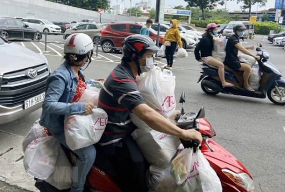 5 Nguoi Dan Tp Ho Chi Minh Xep Hang Dai Mua Thuc Pham Du Tru