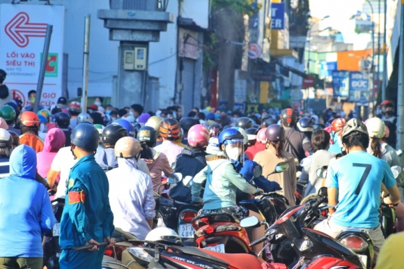 11 Nguoi Dan Tphcm Di Sieu Thi Dong Nghet Tu Som Khong Biet Khi Nao Moi Toi Luot