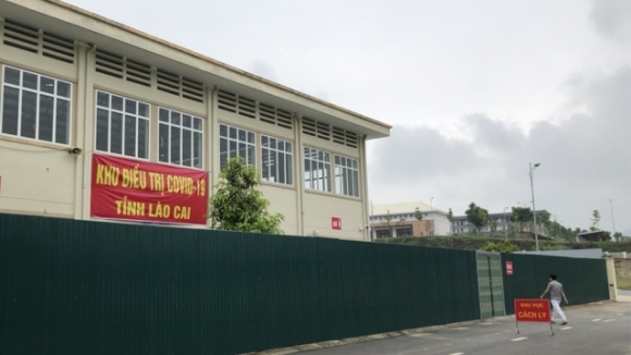 1 Nhan Vien Khu Dieu Tri Nhiem Covid 19 Nghi Lay Tu Rac Thai Cua F0