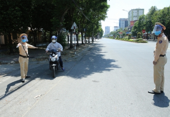 2 Nguoi Dan Thanh Pho Vinh Khong Ra Khoi Nha Trong 7 Ngay