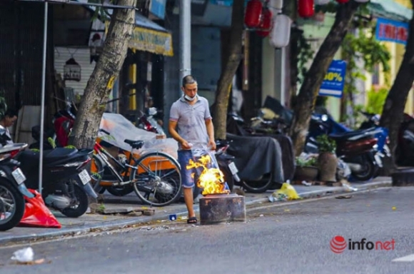 7 Ha Noi Nhieu Nguoi Ra Duong Dot Vang Ma Ram Thang Bay