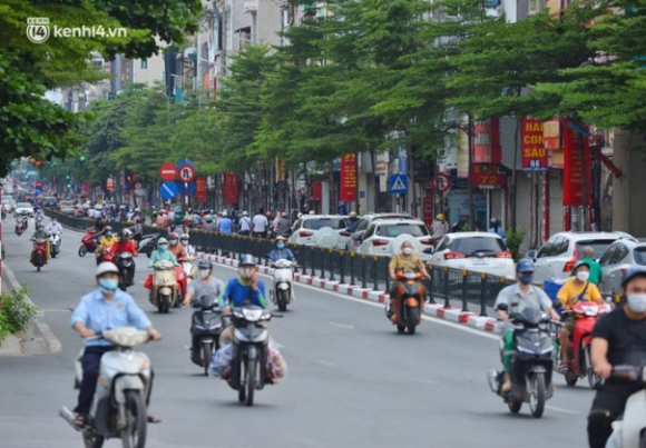 16 Anh Duong Pho Ha Noi Dong Duc Bat Ngo Trong Chieu Ngay 248