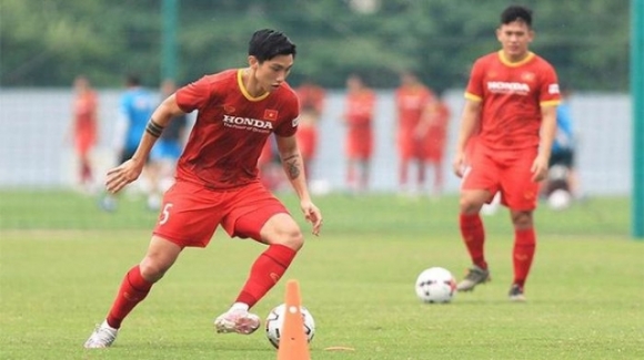 1 Tuyen Viet Nam Tra Doan Van Hau Ve Clb Dieu Tri Chan Thuong
