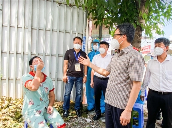 2 Binh Duong Dan Treo Bang Xin Cuu Tro Pho Thu Tuong Vu Duc Dam Chi Dao Khan