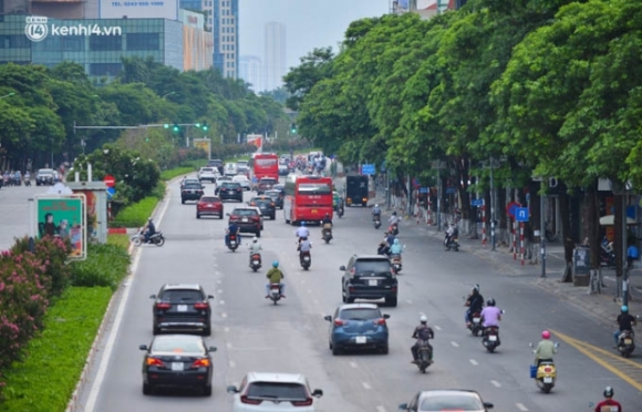 7 Anh Duong Pho Ha Noi Dong Duc Bat Ngo Trong Chieu Ngay 248