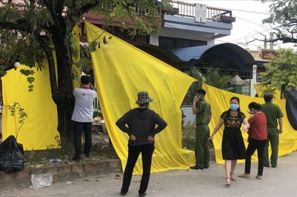 2 Hai Phong Nguoi Cha Do Xang Vao Phong Ngu Con Gai Cham Lua Dot Khien 4 Nguoi Tu Vong