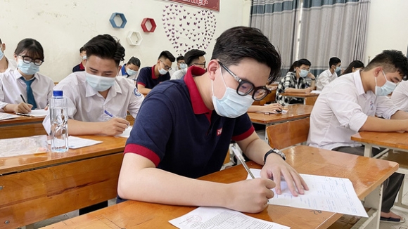 1 Quang Ninh Ho Tro 100 Hoc Phi Cho Hoc Sinh Cac Cap Trong Nam 2021 2022