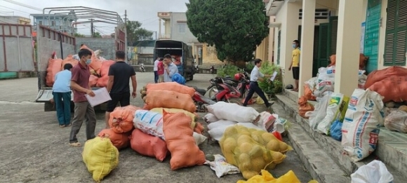 1 Nguoi Ha Giang Gop 60 Tan Rau Cu Tang Thu Do