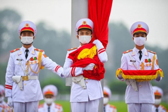 6 Le Thuong Co Mung Quoc Khanh Tai Lang Chu Tich Ho Chi Minh