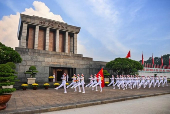 8 Le Thuong Co Mung Quoc Khanh Tai Lang Chu Tich Ho Chi Minh
