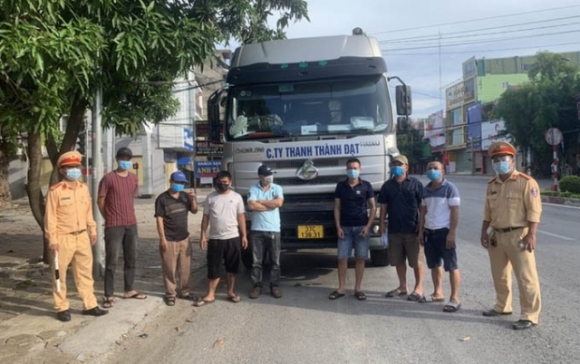 3 Di Tiem Vac Xin Covid 19 Ve Nguoi Dan Ong Bi Sot Va Phat Hien Duong Tinh