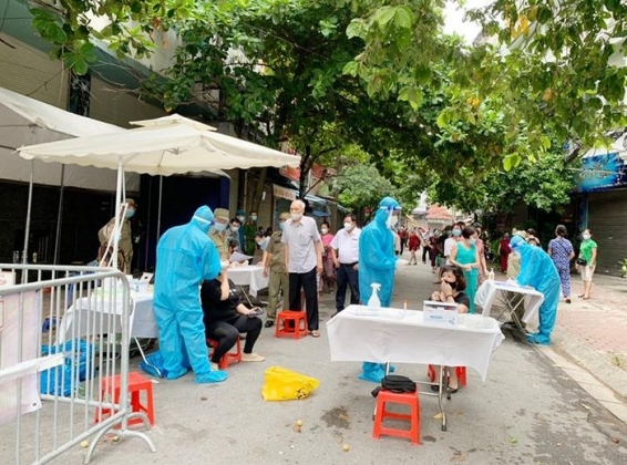 1 Sang 79 Ha Noi Them 5 Ca Covid 19