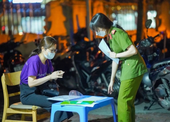 3 Cho Xin Giay Di Duong Den Khuya