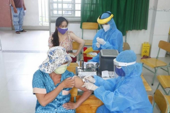 1 Mot So Tinh Thanh Dang Xem Xet Ve The Xanh Vaccine Cho Dan Di Lai