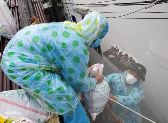 3 Bo Doi Vac Bao Cat Chen Mai Nha Cho Nguoi Dan Vung Do O Da Nang