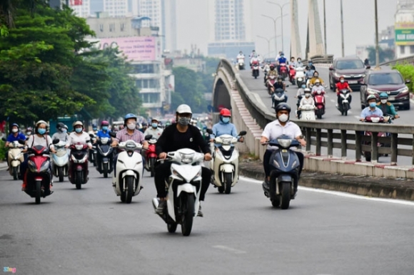 12 Sang Dau Tuan Duong Ha Noi Lai Dong Duc Xe Co