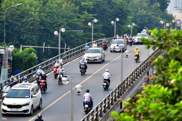 13 Sang Dau Tuan Duong Ha Noi Lai Dong Duc Xe Co