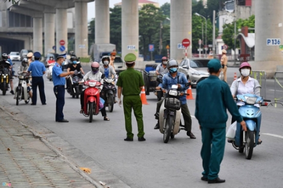 4 Sang Dau Tuan Duong Ha Noi Lai Dong Duc Xe Co