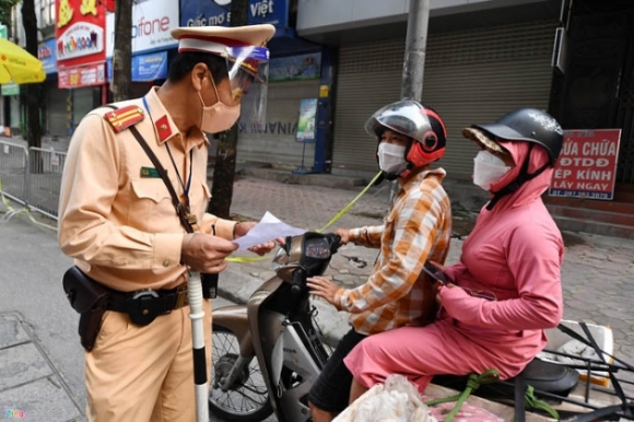 7 Sang Dau Tuan Duong Ha Noi Lai Dong Duc Xe Co