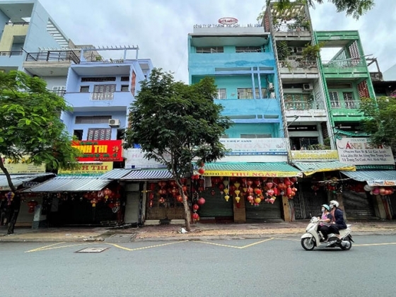1 Pho Long Den Nam Nay Tat Den