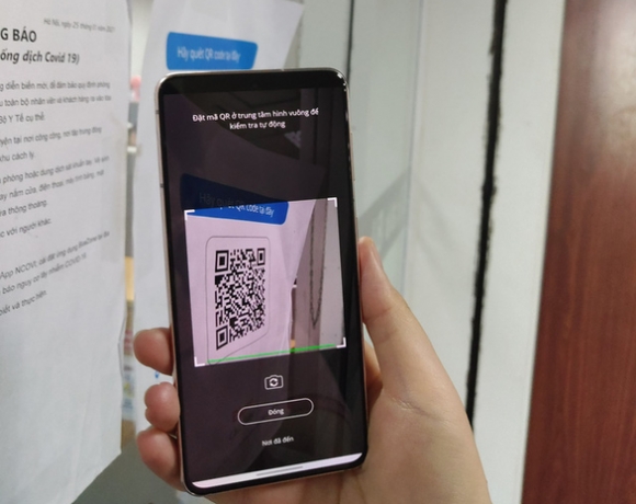 1 Mo Cua Nha Hang Quan An O Ha Noi Bat Buoc Phai Quet Ma Qr Cua Khach