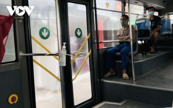 1 Ha Noi Hanh Khach Di Xe Buyt Phai Co The Xanhthe Vang