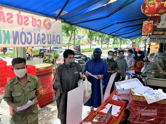 2 Doi Nang Chiu Mua Dung Xuyen Trua Cho Mua Banh Trung Thu