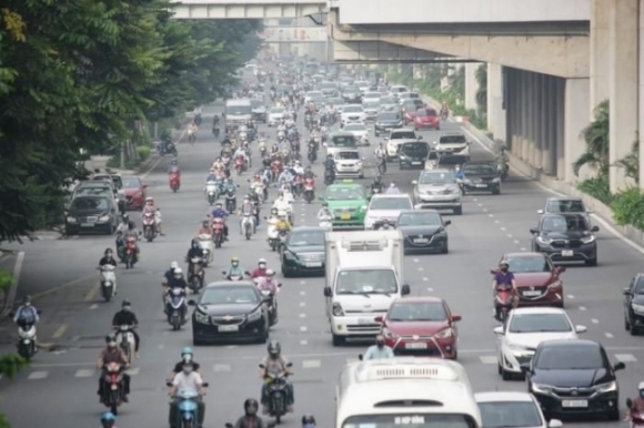 1 Duong Pho Ha Noi Ken Kin Phuong Tien Trong Sang Dau Tuan