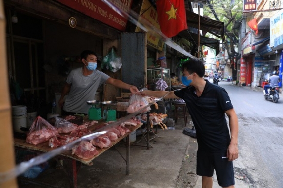 2 Noi Long Gian Cach Nguoi Dan Ha Noi Mua Ban Vui Nhu Tet