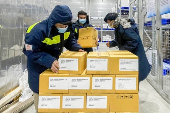 1 Ban Giao Hon 13 Trieu Lieu Astrazeneca Cho Bo Y Te