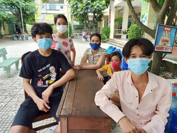 1 Doi Vo Chong Cung 2 Con Nho Loi Bo 3 Ngay Dem O Dong Nai Da Duoc Tinh Tay Ninh Don Ve Que