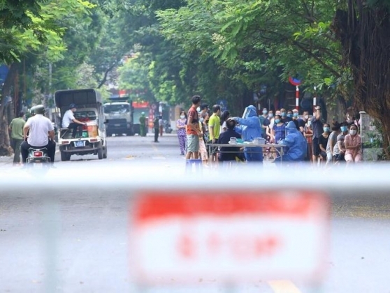 11 Ha Noi Xet Nghiem Dien Rong Cho Cu Dan Quanh Benh Vien Viet Duc