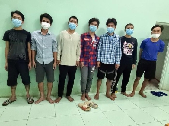 1 Nhau Xong 7 Nguoi Ra Chot Phong Toa Kiem Chuyen Voi Luc Luong Truc