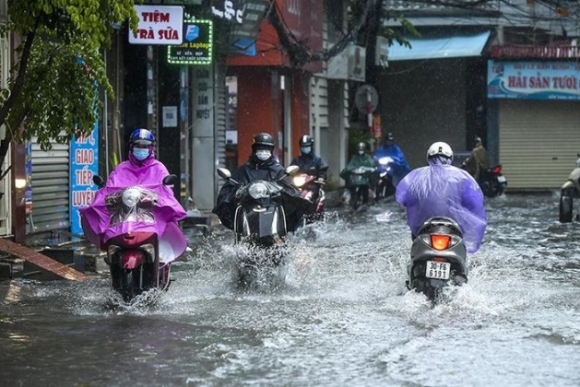 10 Nguoi Dan Ha Noi Bi Bom Ngay Dau Tuan Co Noi Ngap Sau Gan Het Banh Xe May