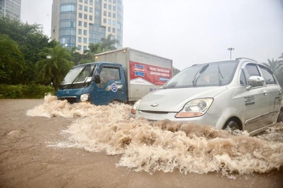 9 Nguoi Dan Ha Noi Bi Bom Ngay Dau Tuan Co Noi Ngap Sau Gan Het Banh Xe May